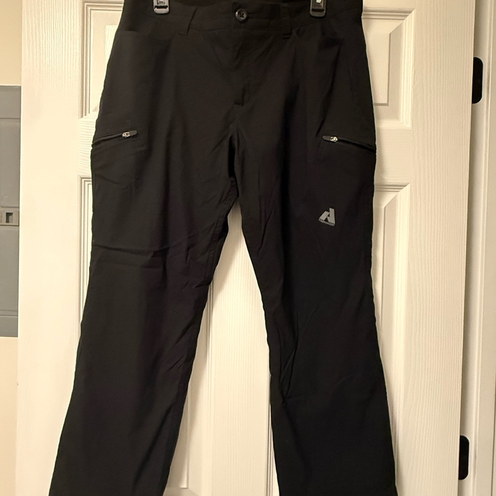 Eddie Bauer women’s  Black fleece Pants ski